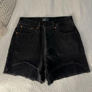 Abercrombie & Fitch Black High Rise Denim Cutoff Mom 4” Short 26 2